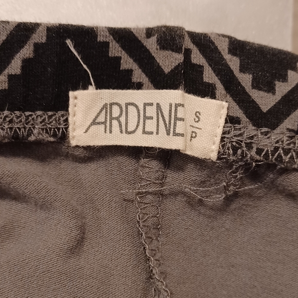 $4 Add-on Black & Gray Leggings - Size Small - Picture 6 of 7